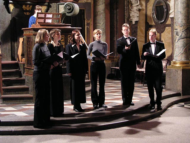 Vánoční koncert pro zaměstnance, čtenáře a přátele STK v zrcadlové kapli, 19. 12. 2003 - 5